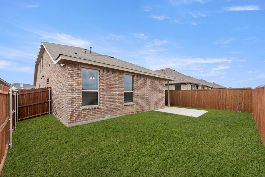 Front exterior of a new home in ValleyBrooke, Mesquite, TX, highlighting curb appeal (Image 28).
