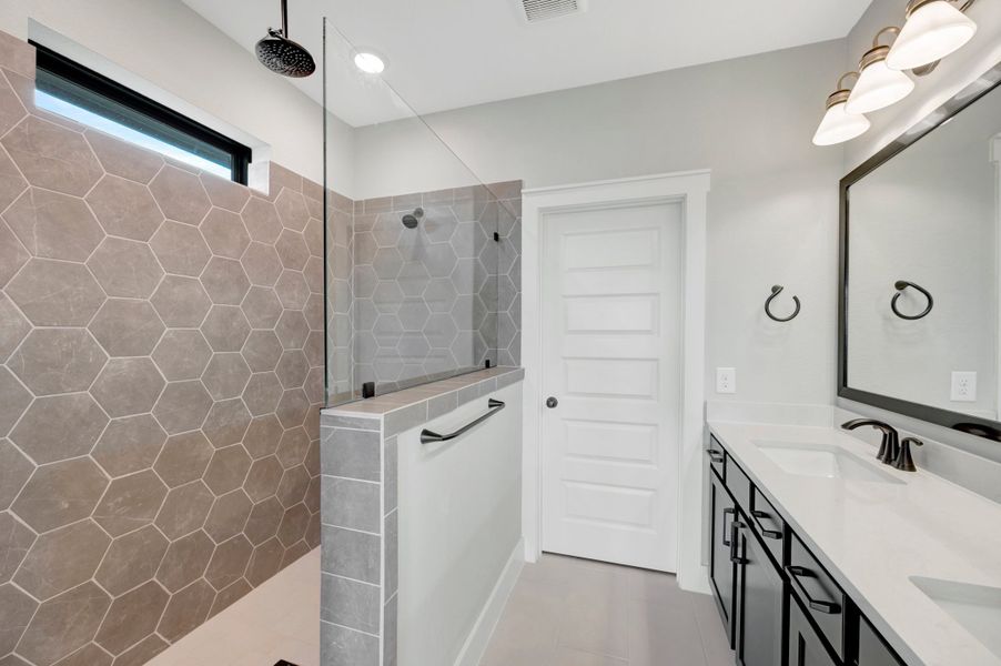 Owner's Bath Owner's Bath