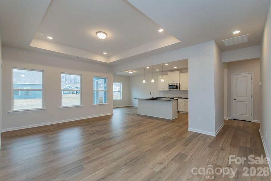 Spacious, unfurnished interior of a new home in Pine Bluff, Midland (Image 16).