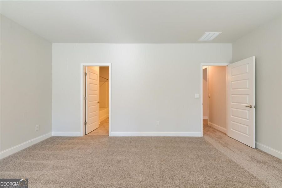 Spacious, unfurnished interior of a new home in Oakview Estates, Macon (Image 42).