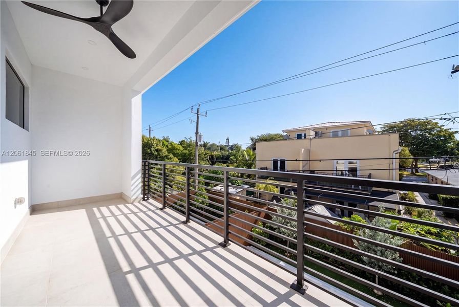 Exterior details and patio area of a home in , Fort Lauderdale (Image 34).