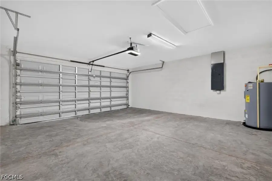 Spacious, unfurnished interior of a new home in Cape Coral, Cape Coral (Image 30). Spacious, unfurnished interior of a new home in Cape Coral, Cape Coral (Image 30).