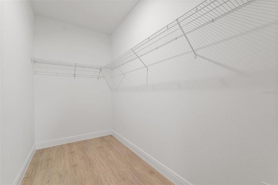 Spacious, unfurnished interior of a new home in , Ocala (Image 32).