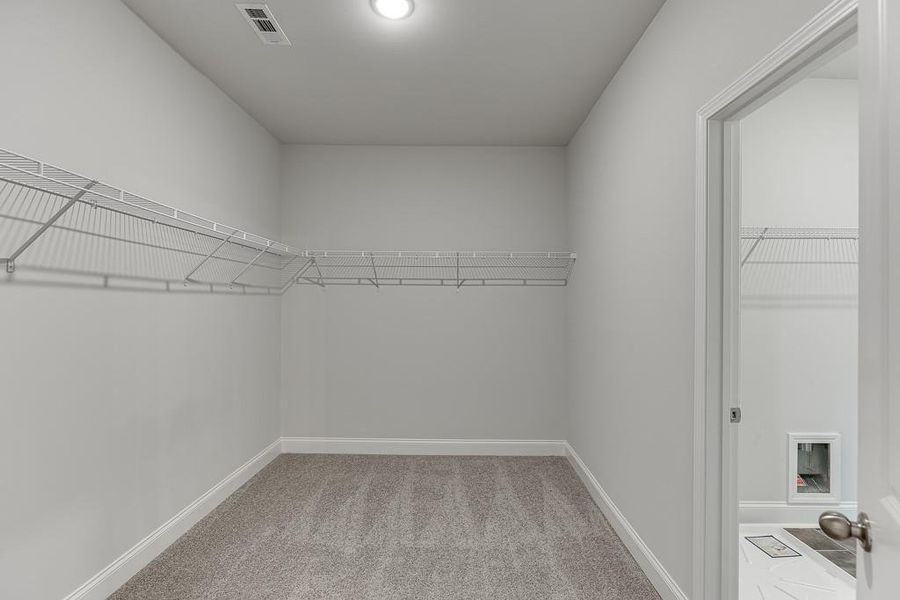 Spacious, unfurnished interior of a new home in , Jefferson (Image 19).