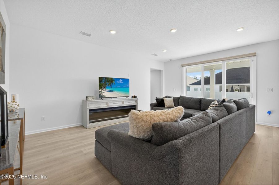 Furnished interior view inside a new home in , Middleburg (Image 35).