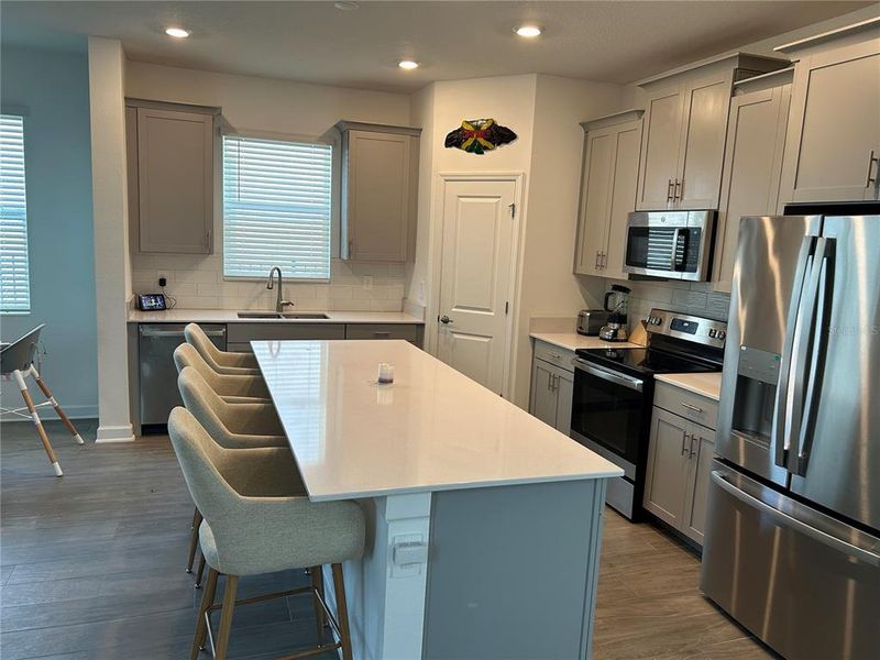 Breakfast bar with quartz countertops