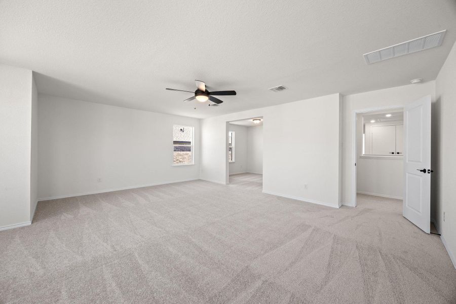Spacious, unfurnished interior of a new home in Salerno - Classic Collection, Round Rock (Image 36).