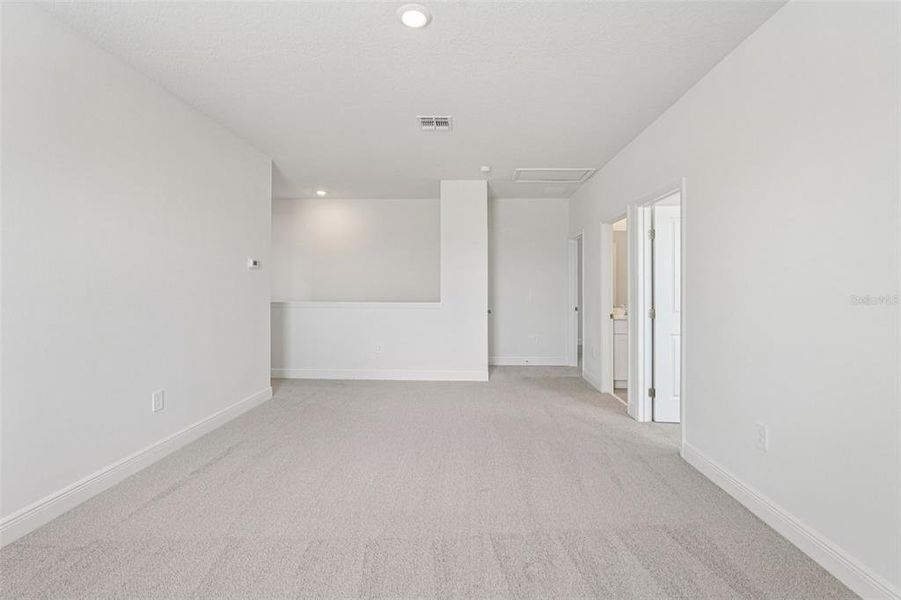 Spacious, unfurnished interior of a new home in Cyrene at Minneola, Minneola (Image 17). Spacious, unfurnished interior of a new home in Cyrene at Minneola, Minneola (Image 17).