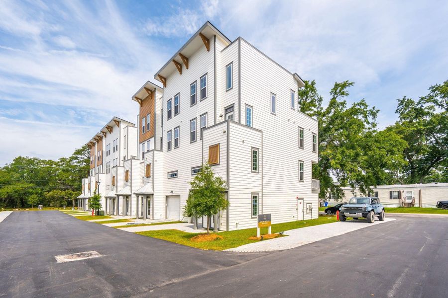 Condo located in North Charleston, SC showcasing its design and architecture (Image 3). Condo located in North Charleston, SC showcasing its design and architecture (Image 3).