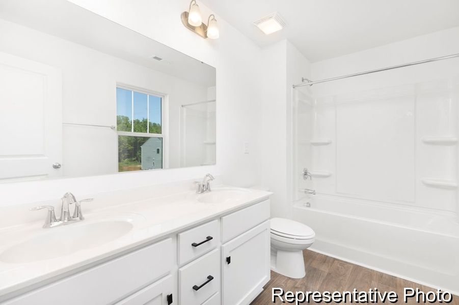 Furnished interior view inside a new home in Eagles Crest, Pageland (Image 11).