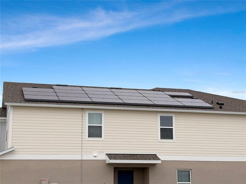 Exterior details and patio area of a home in , Haines City (Image 20).