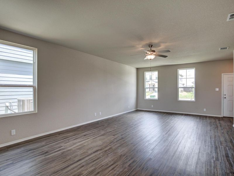 Representative unfurnished interior of a home built from the The Murray I by Davidson Homes LLC in Comanche Ridge, San Antonio (Image 20).