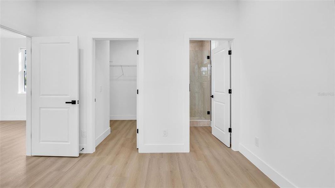 Spacious, unfurnished interior of a new home in , St. Petersburg (Image 17).