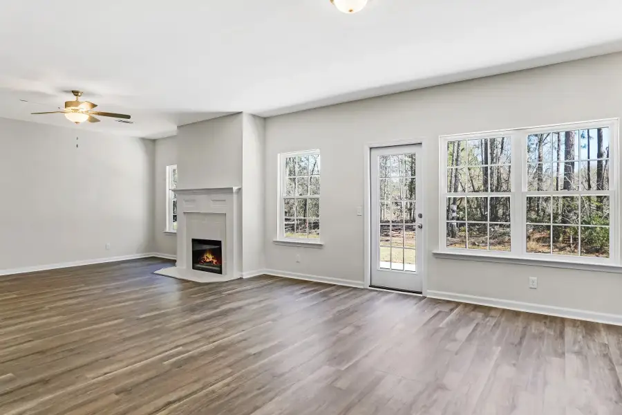 Representative unfurnished interior of a home built from the The Cedar Creek by RTS Homes in Doctor's Creek, Ludowici (Image 17).