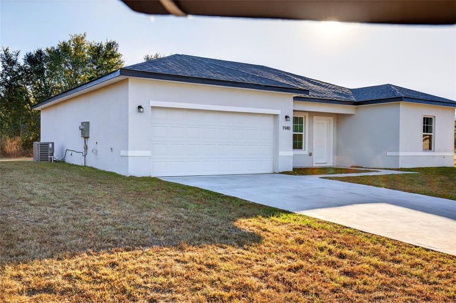 Exterior details and patio area of a home in , Ocala (Image 20). Exterior details and patio area of a home in , Ocala (Image 20).