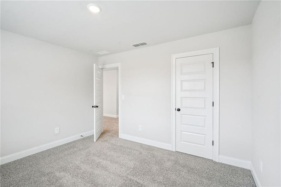 Spacious, unfurnished interior of a new home in Martin Springs - Estate Series, Lawrenceville (Image 34).
