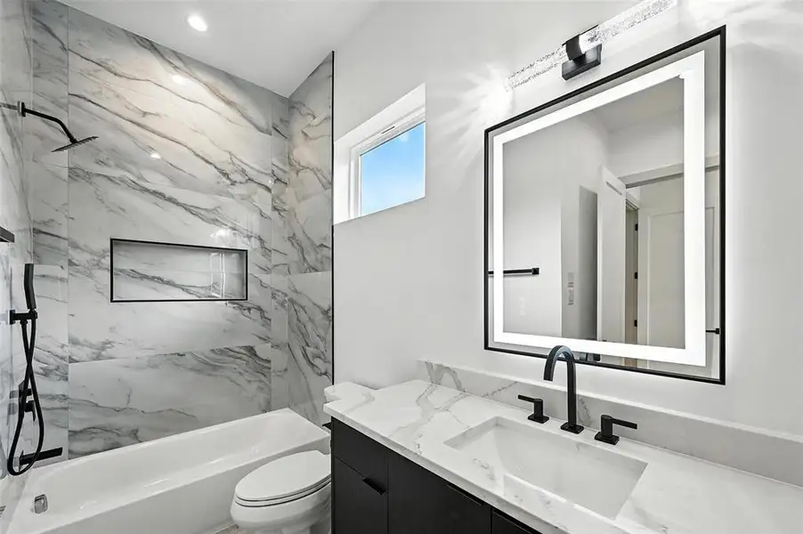 Furnished interior view inside a new home in , Dallas (Image 8).