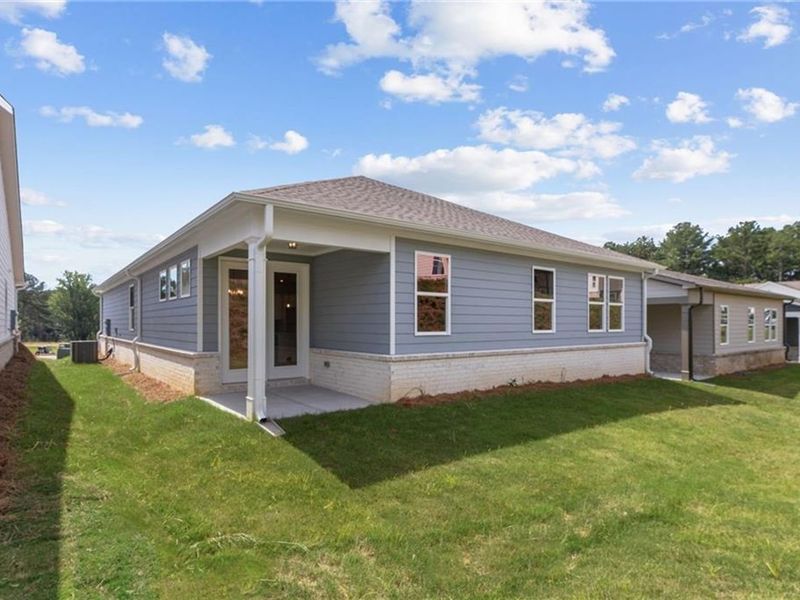 Exterior details and patio area of a home in Kelly Preserve, Loganville (Image 3).