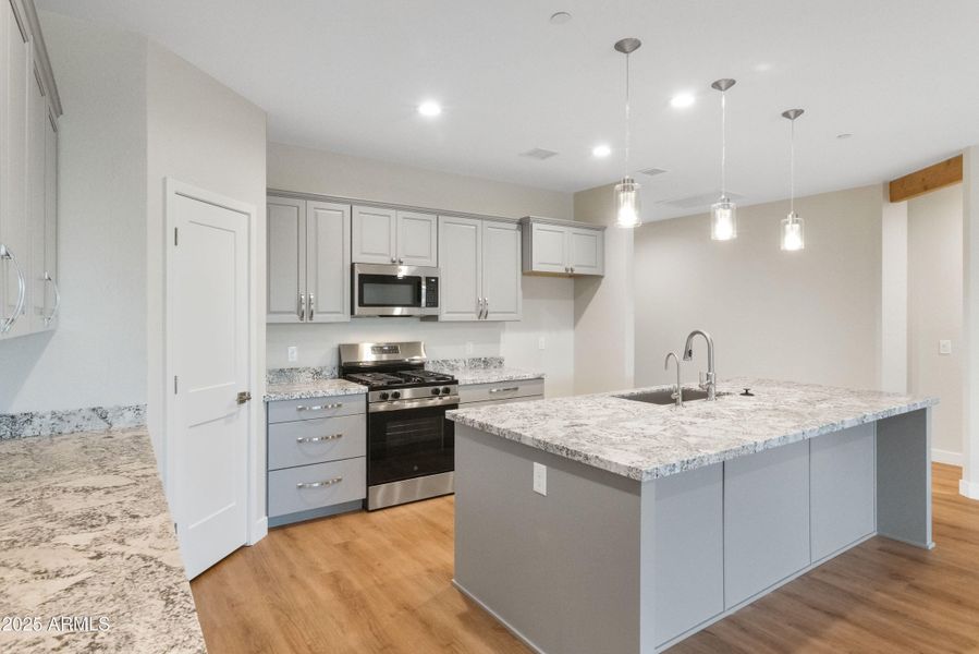 535-Cleopatra-Hill-21