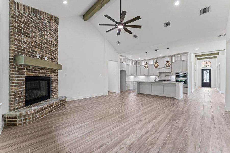 Spacious, unfurnished interior of a new home in , Montgomery (Image 25).