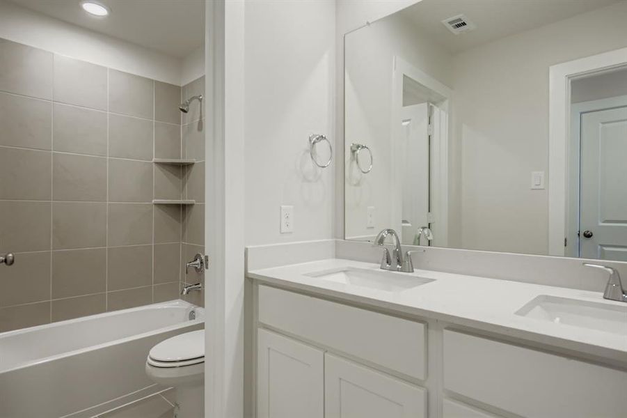 Furnished interior view inside a new home in Ambergrove, Royse City (Image 7).