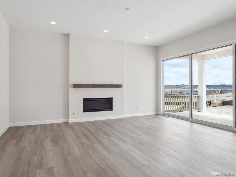 Spacious, unfurnished interior of a new home in Vista Pines at Crystal Valley, Castle Rock (Image 26).