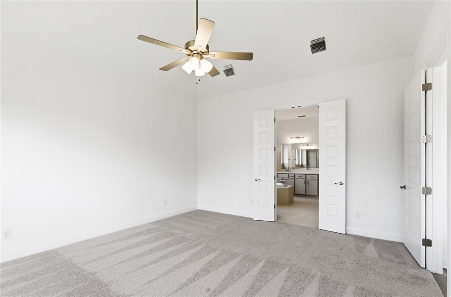 Spacious, unfurnished interior of a new home in Retreat at San Gabriel, Georgetown (Image 21).