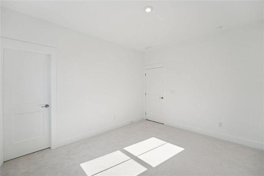 Spacious, unfurnished interior of a new home in Sterling Pointe, Cumming (Image 73).
