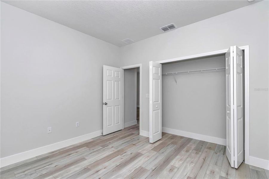 Spacious, unfurnished interior of a new home in , Citrus Springs (Image 20).