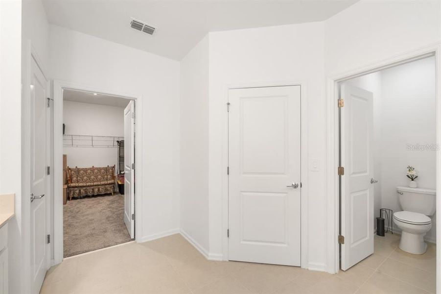 Furnished interior view inside a new home in Wellness Ridge, Clermont (Image 7). Furnished interior view inside a new home in Wellness Ridge, Clermont (Image 7).