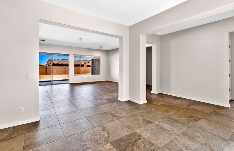 Spacious, unfurnished interior of a new home in Del Webb at Rocking K, Tucson (Image 20).