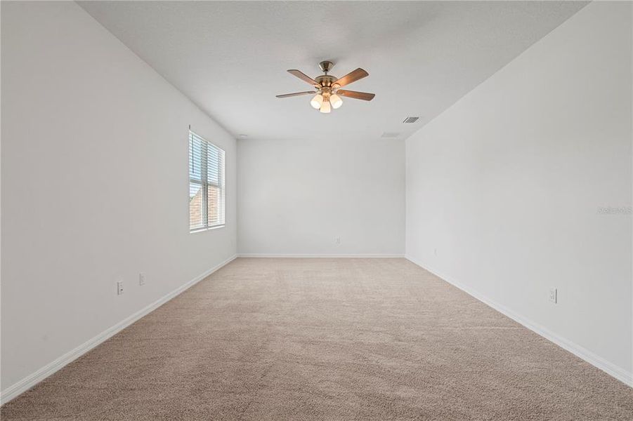 Spacious, unfurnished interior of a new home in , Sanford (Image 19).