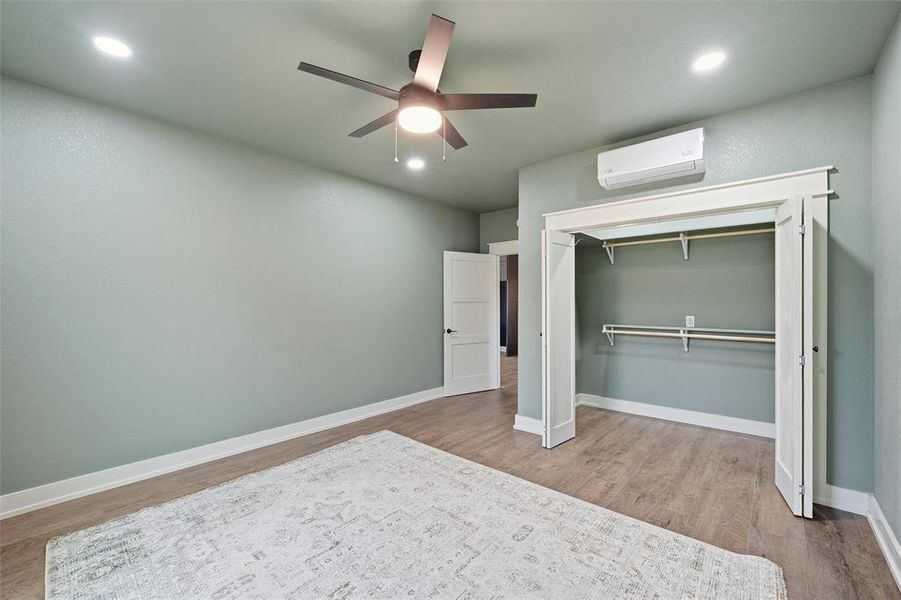 Bedroom 3 w Deep Closet