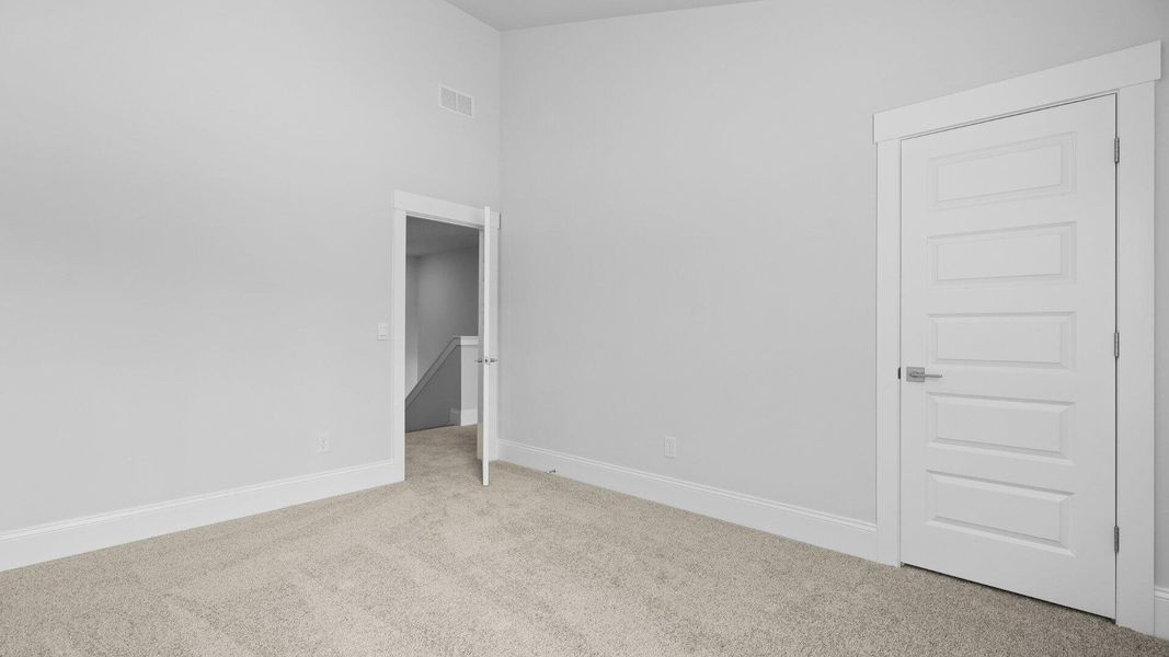 Spacious, unfurnished interior of a new home in Sheep Island, Summerville (Image 33).