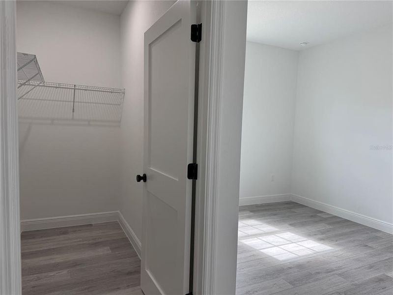 Spacious, unfurnished interior of a new home in , Ocala (Image 22).