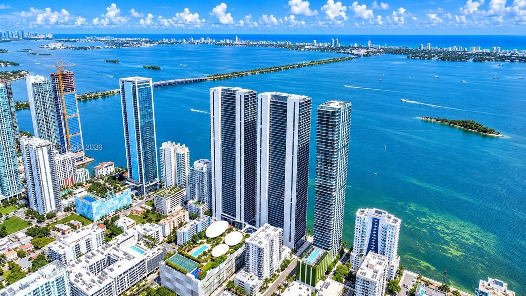 Condo located in Miami, FL showcasing its design and architecture (Image 21).