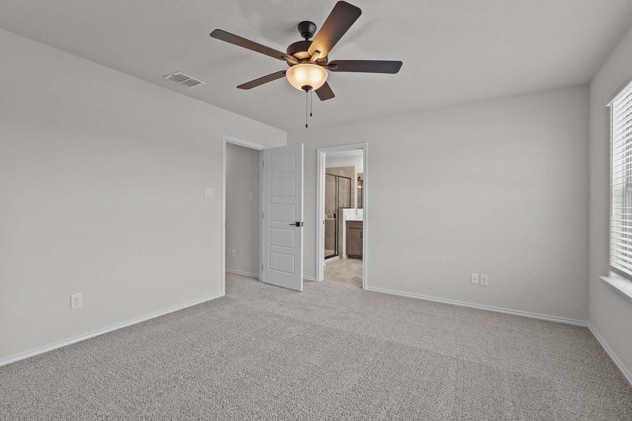 Representative unfurnished interior of a home built from the The Florence B by Davidson Homes LLC in Cedar Heights, San Antonio (Image 25).