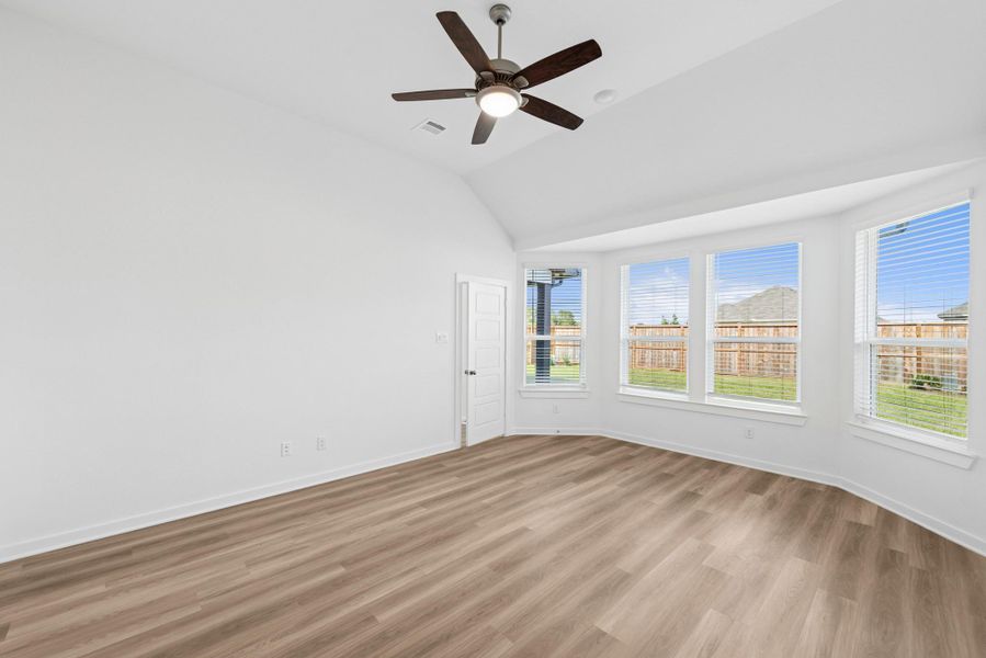 Spacious, unfurnished interior of a new home in Summerview, Fulshear (Image 30). Spacious, unfurnished interior of a new home in Summerview, Fulshear (Image 30).