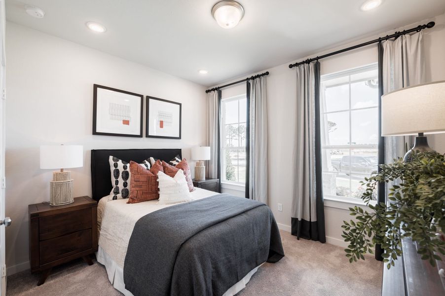 Representative furnished interior of a home built from the Yellowstar by Tri Pointe Homes in Mason Woods, Cypress (Image 46).