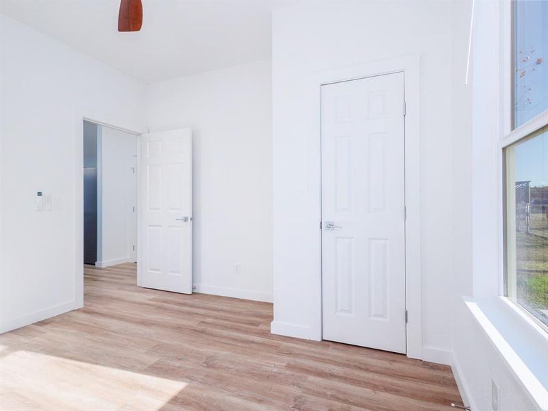 Spacious, unfurnished interior of a new home in , Brownwood (Image 9).