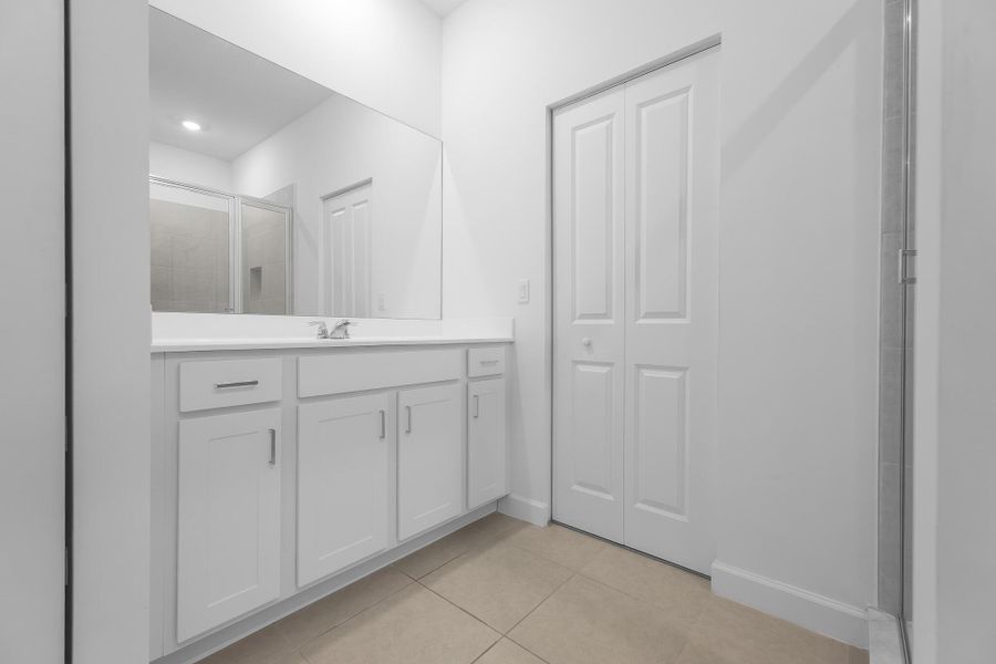 Spacious, unfurnished interior of a new home in , Port St. Lucie (Image 24).