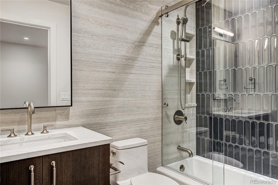 Image 36 of a home in .