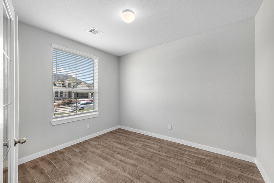 Spacious, unfurnished interior of a new home in Beacon Hill, Waller (Image 17).