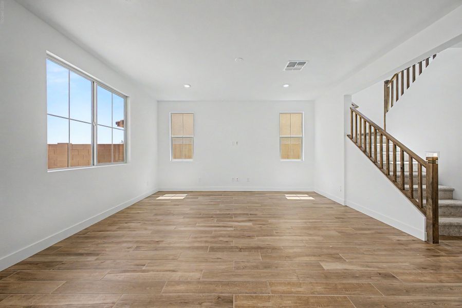 Spacious, unfurnished interior of a new home in Bella Storia, Gilbert (Image 7).