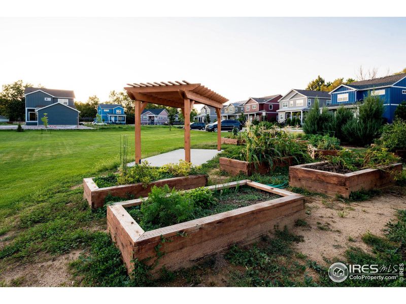 Image 36 of a home in Taft Gardens.
