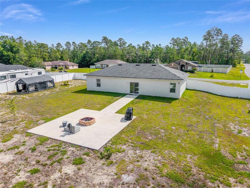Exterior details and patio area of a home in , Ocala (Image 3).