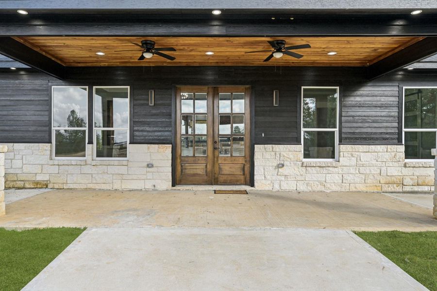 Exterior details and patio area of a home in , Dayton (Image 23).