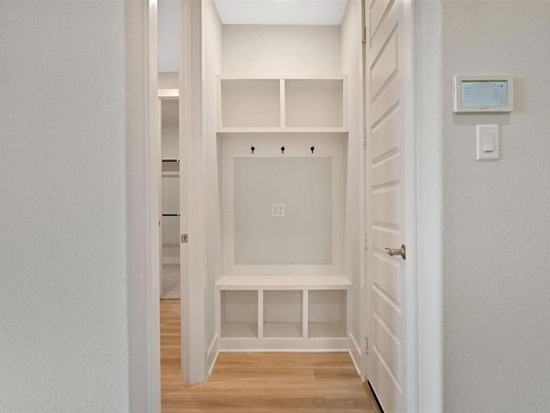 Spacious, unfurnished interior of a new home in Lago Mar, Santa Fe (Image 18).