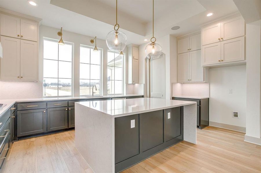 Furnished interior view inside a new home in Tuscan Estates, Waxahachie (Image 8).