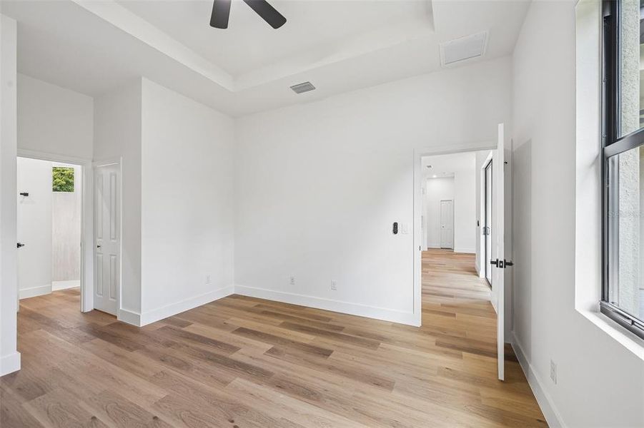 Spacious, unfurnished interior of a new home in , North Port (Image 22).